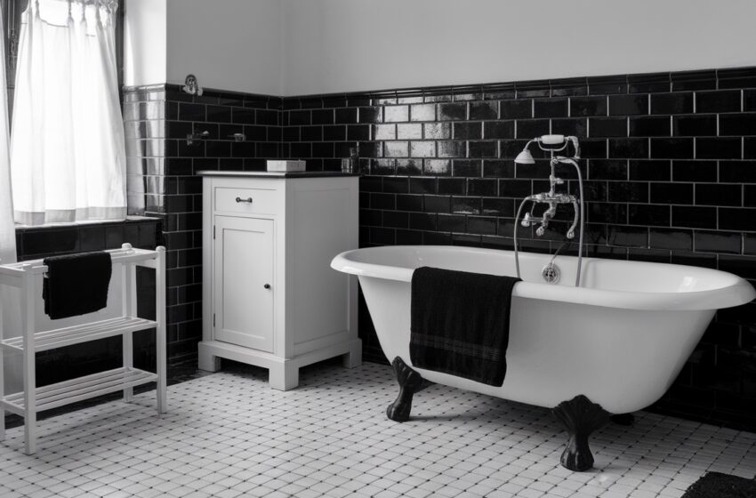  10 Stunning Black and White Bathroom Tile Ideas for a Timeless Look