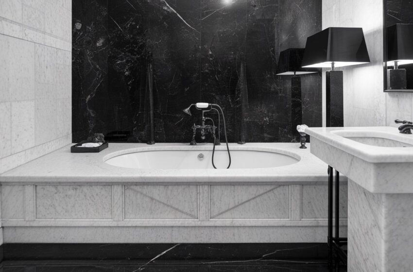  10 Stunning Black and White Marble Bathroom Ideas