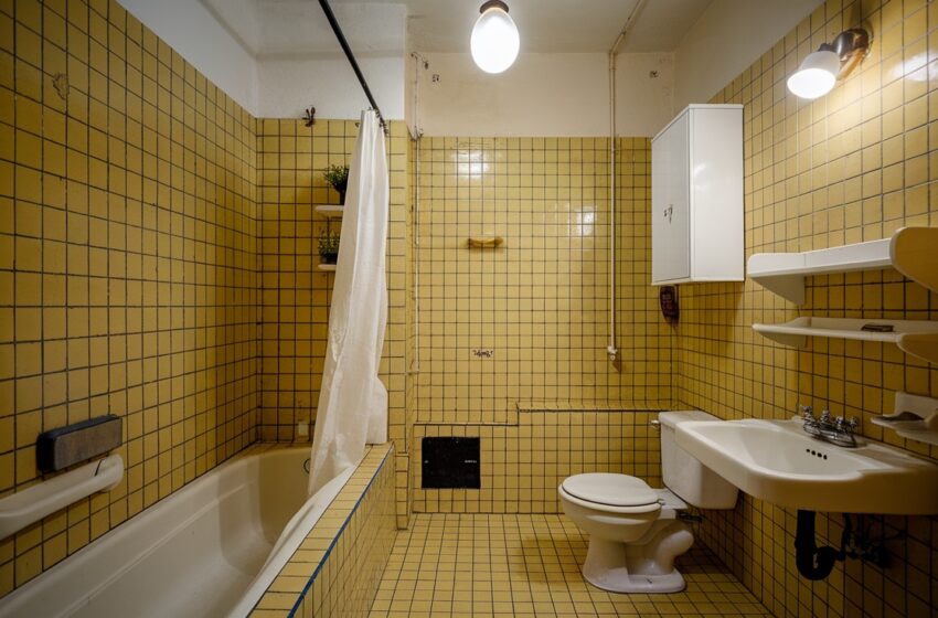  10 Stunning Yellow Tile Bathroom Ideas You’ll Love