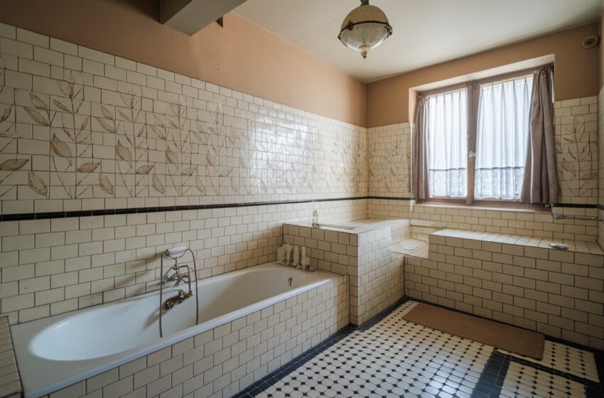  18 Stunning Vintage Bathroom Tile Ideas to Transform Your Space